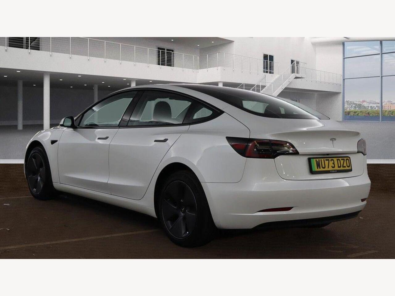 Tesla Model 3 WU73DZO