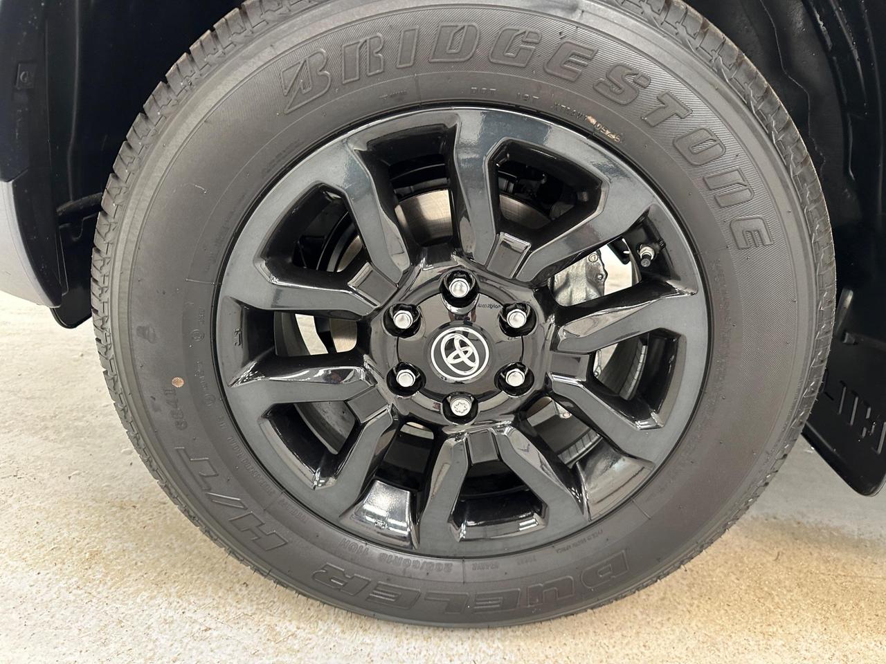 Toyota Hilux H11LUX