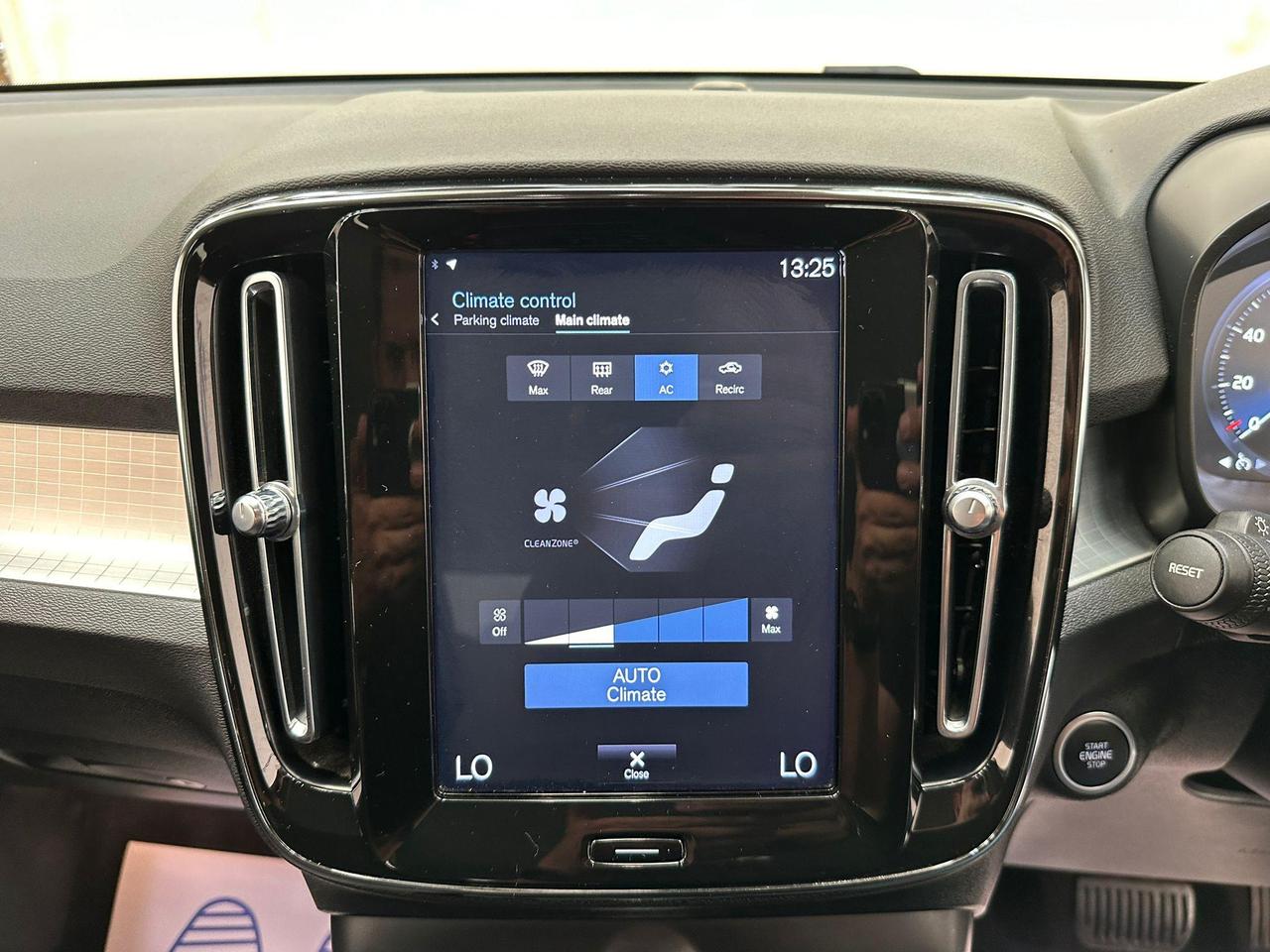 Volvo XC40 YM70FWV