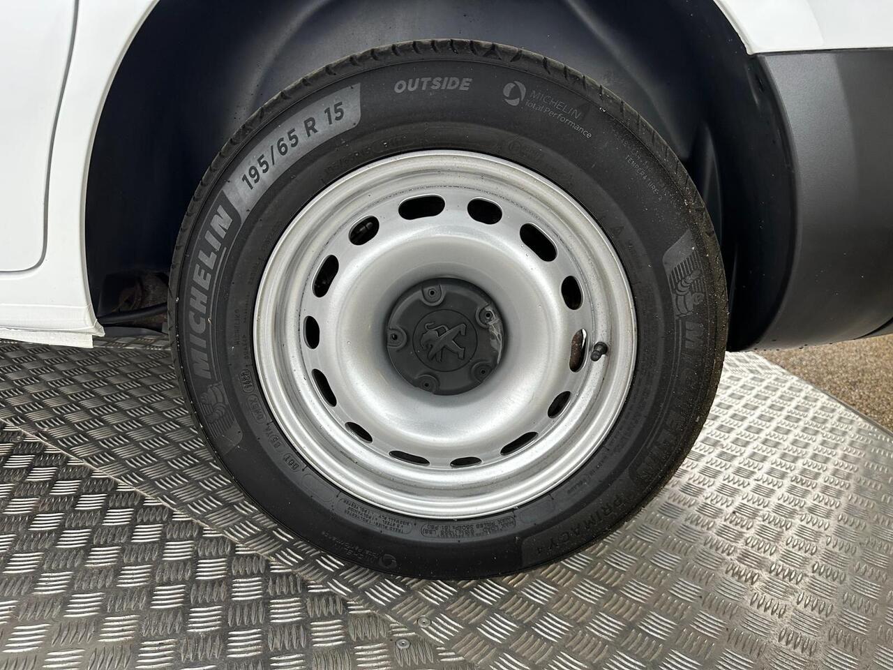 Peugeot Partner AE66JVR