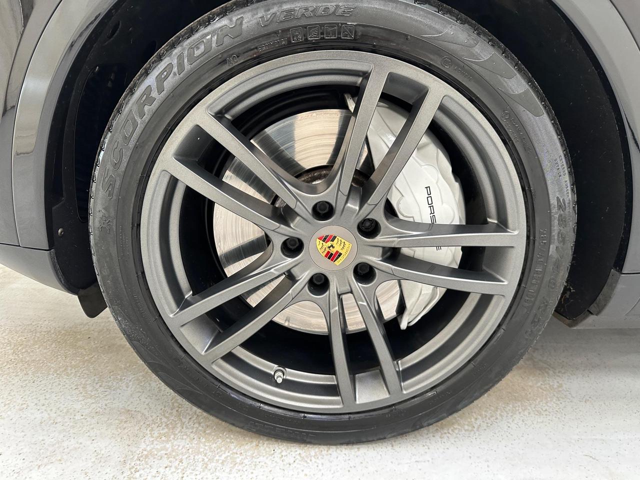 Porsche Cayenne AK18UXX