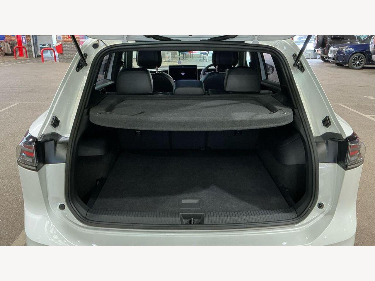 Volkswagen Tiguan WJ25GGU