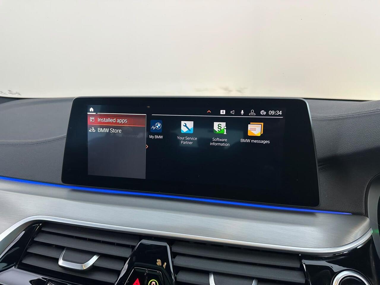 BMW 5 Series YB69BXN