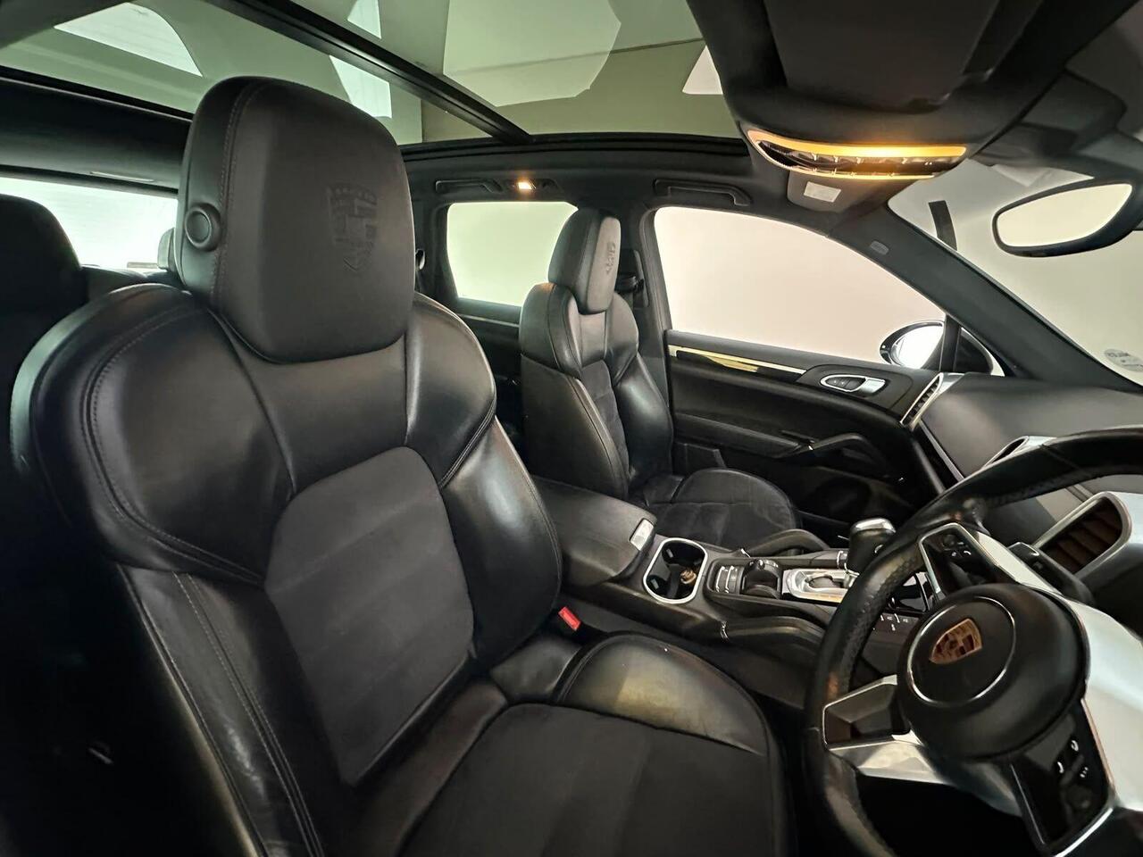 Porsche Cayenne KE67GBU