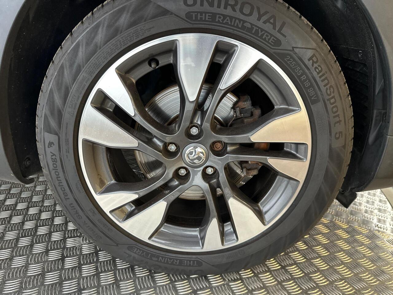 Vauxhall Grandland X DT69YHN