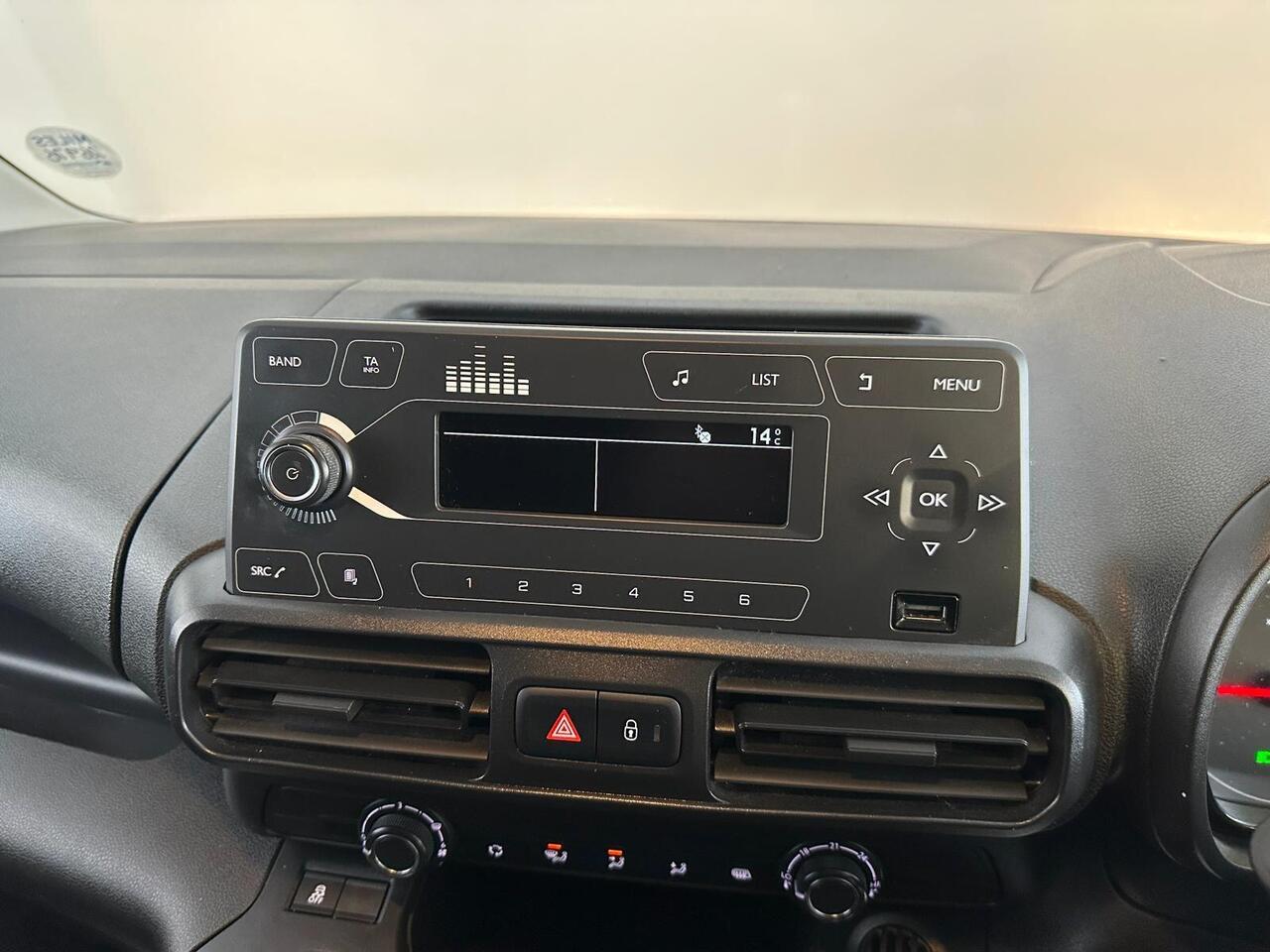 Vauxhall Combo FE70OOB