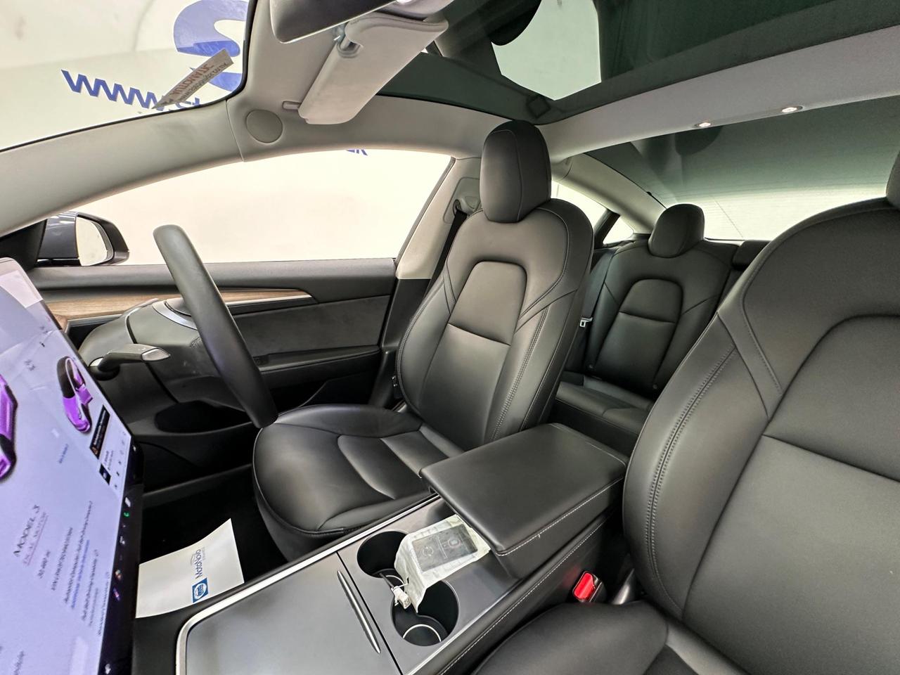 Tesla Model 3 LF71VYC