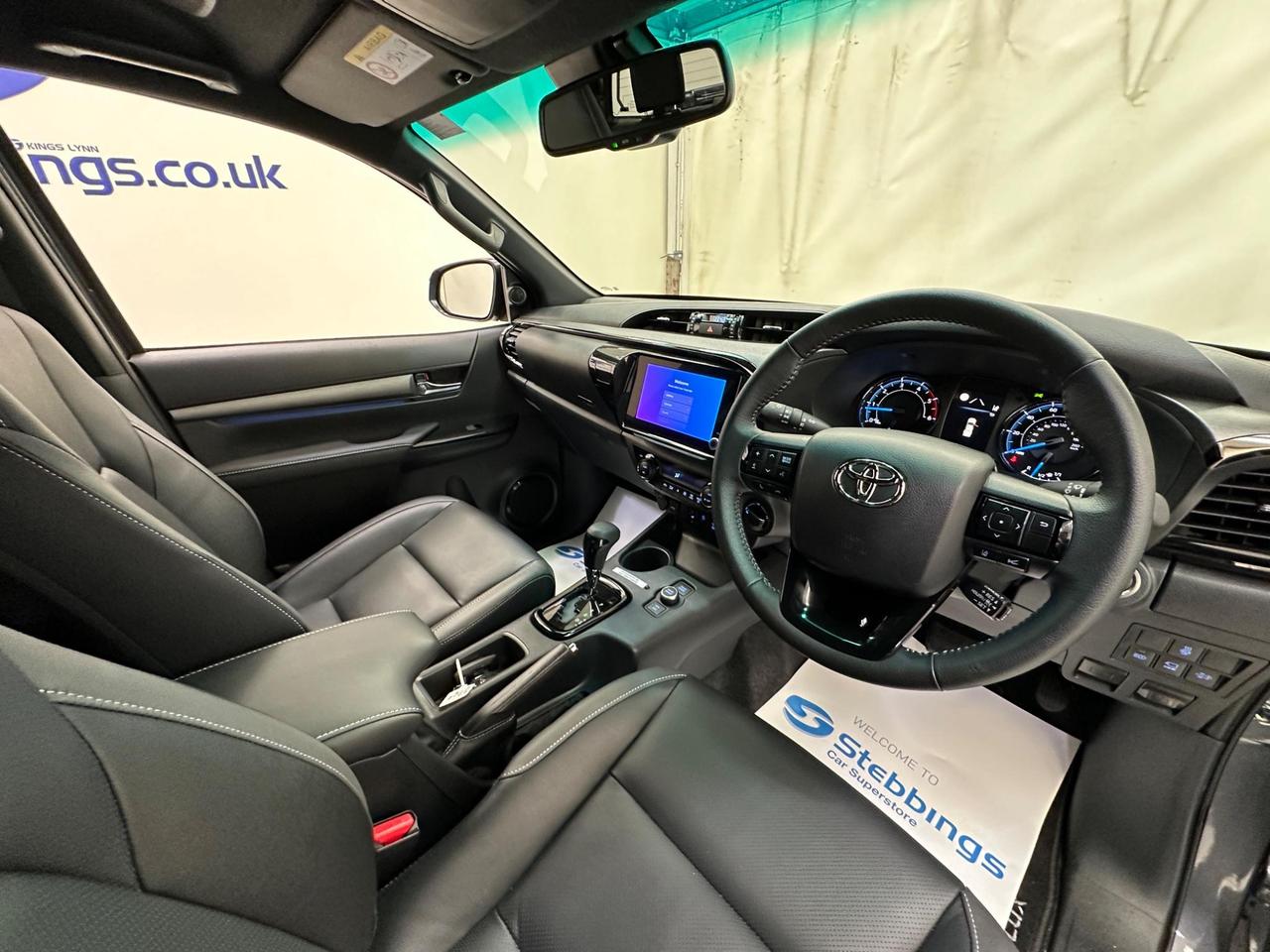 Toyota Hilux H111LUX
