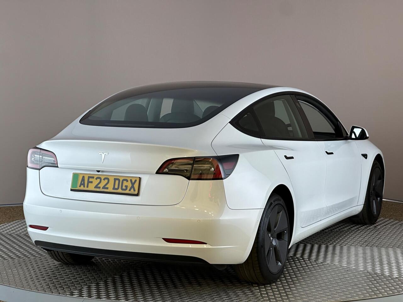 Tesla Model 3 AF22DGX