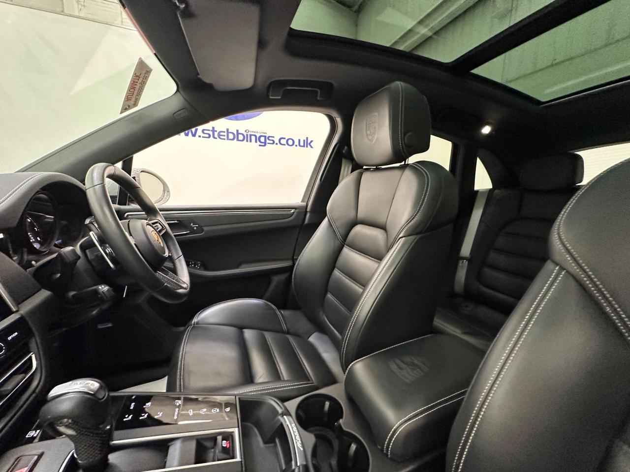 Porsche Macan SM22PHN
