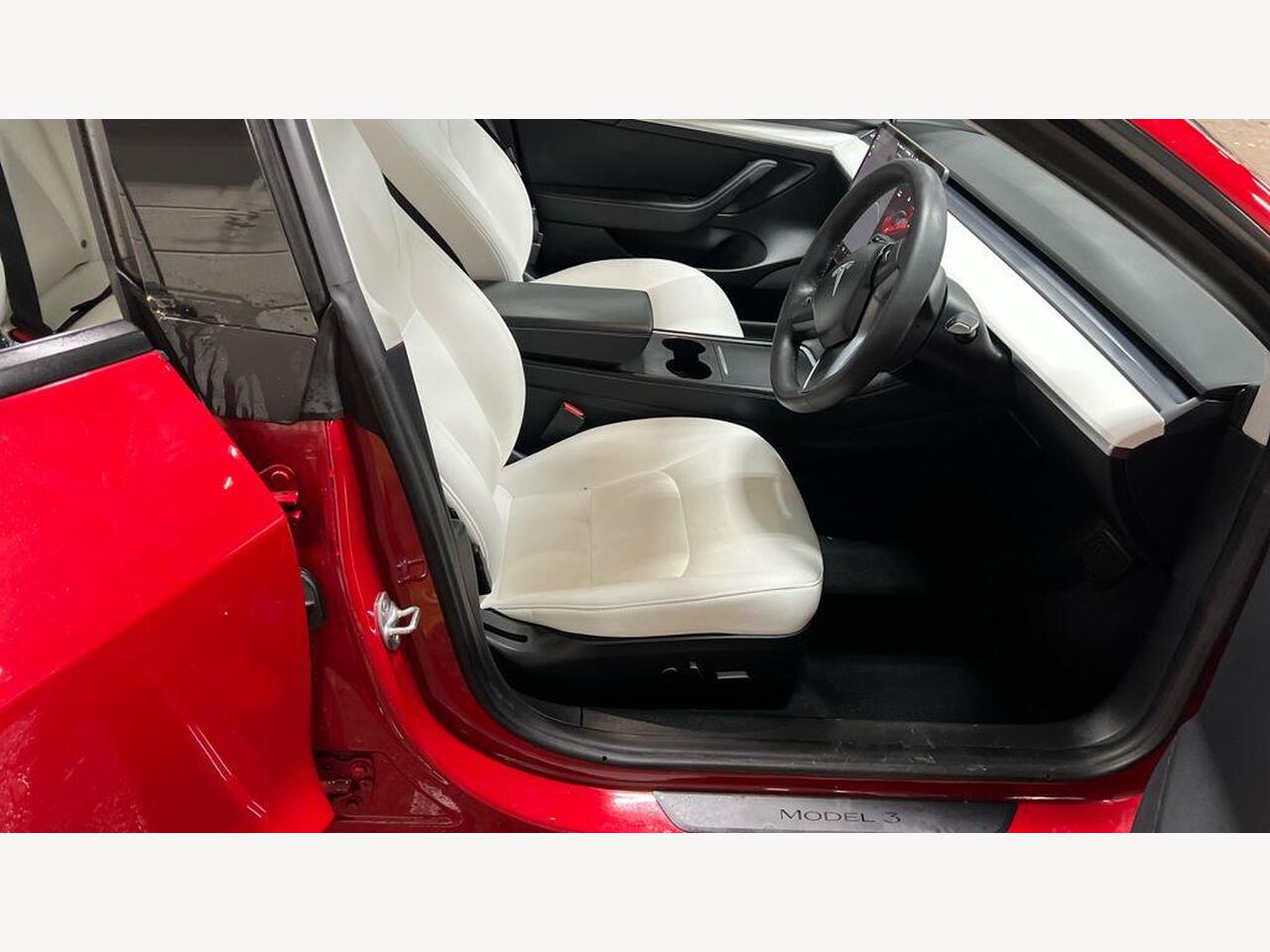 Tesla Model 3 LF71VTK