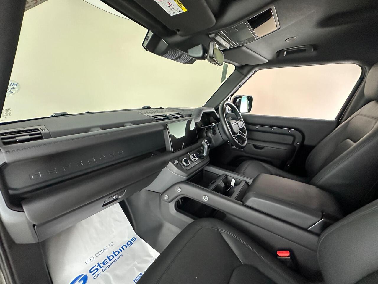 Land Rover Defender 90 WG25BLZ