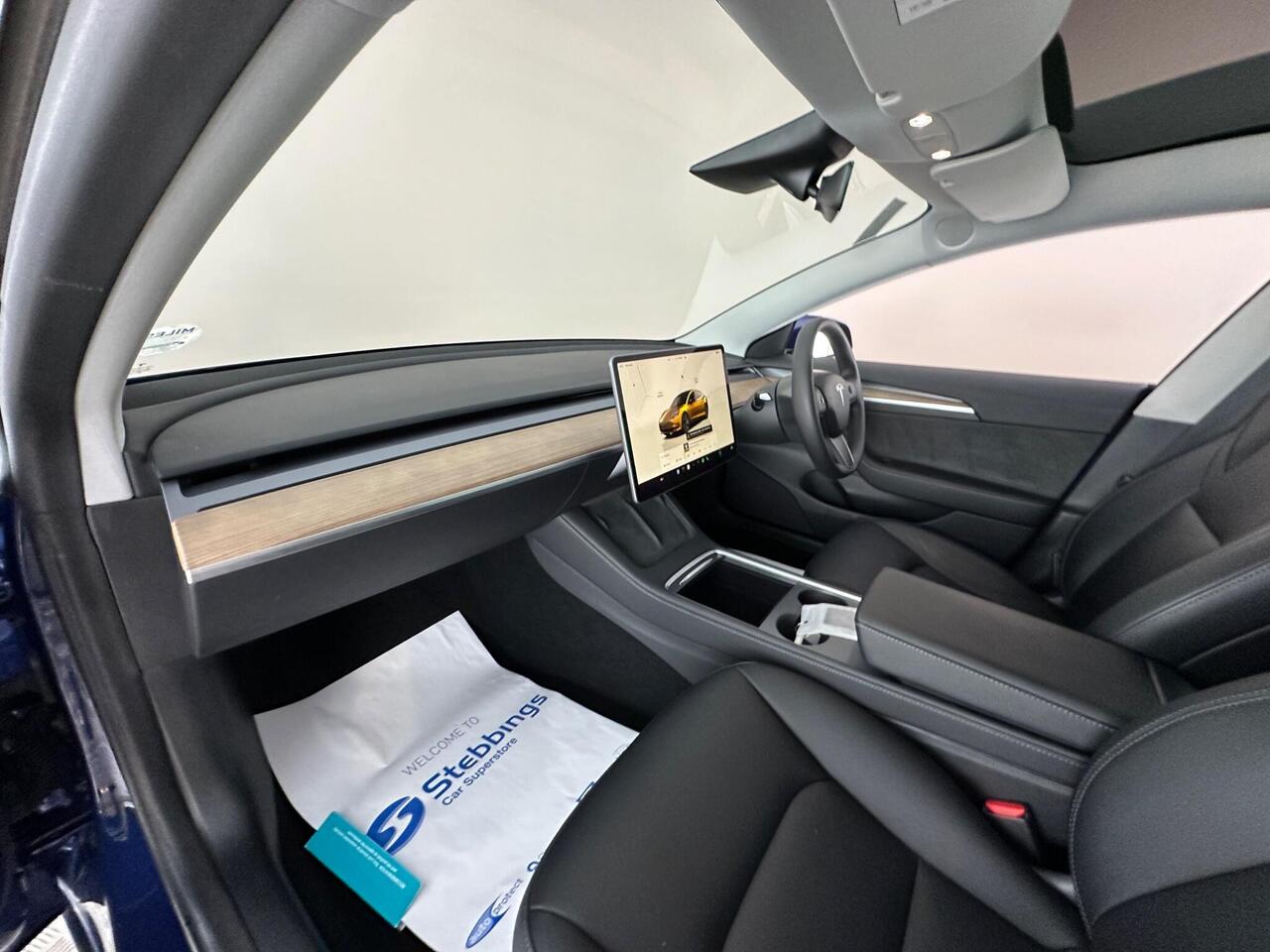Tesla Model 3 BD72XBZ