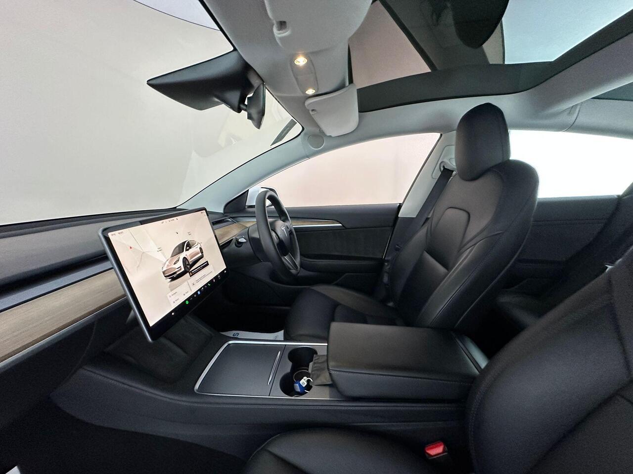 Tesla Model 3 AF72VRX