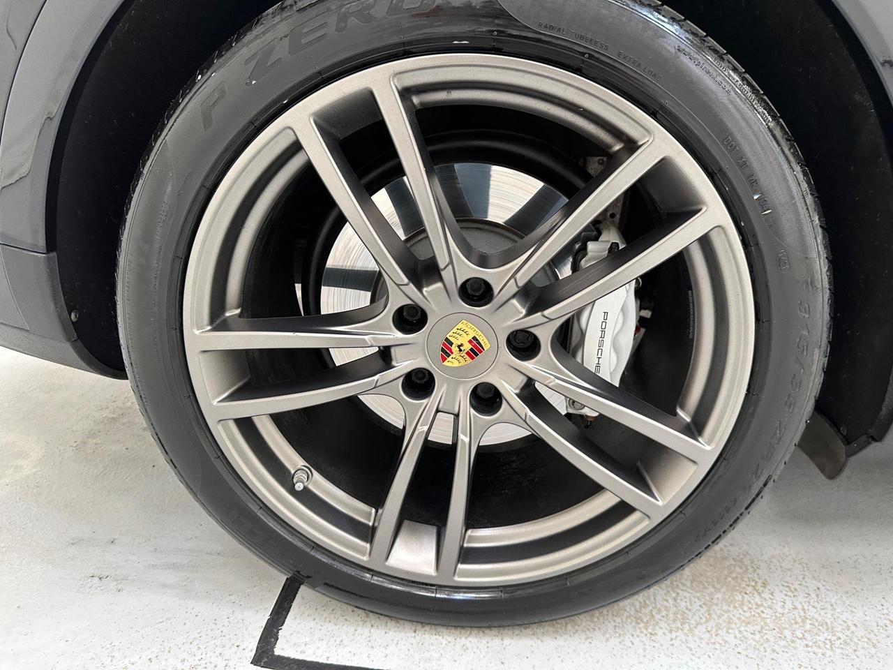 Porsche Cayenne AK18UXX