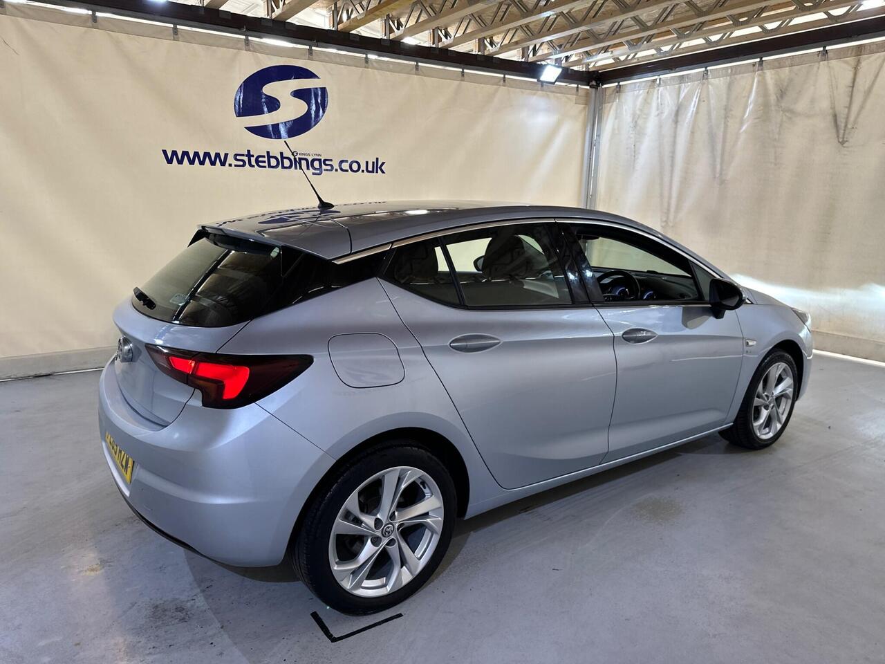 Vauxhall Astra PL69HZW