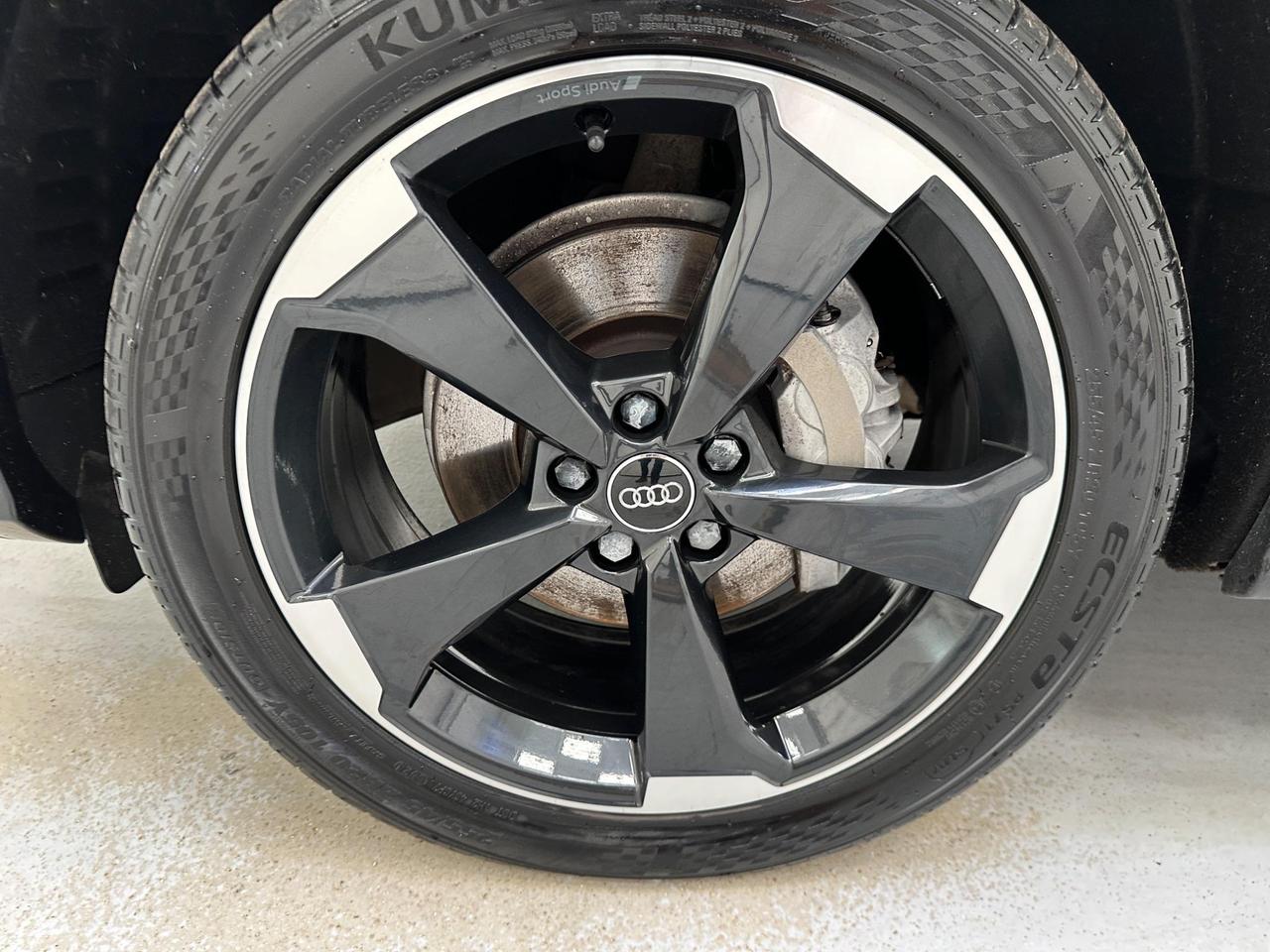 Audi Q5 WF69XDN