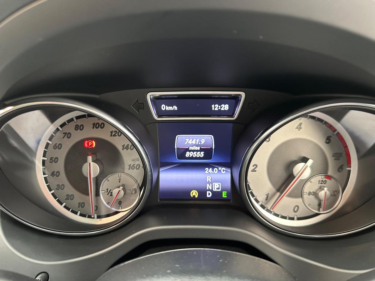 Mercedes-Benz GLA EY15HRN