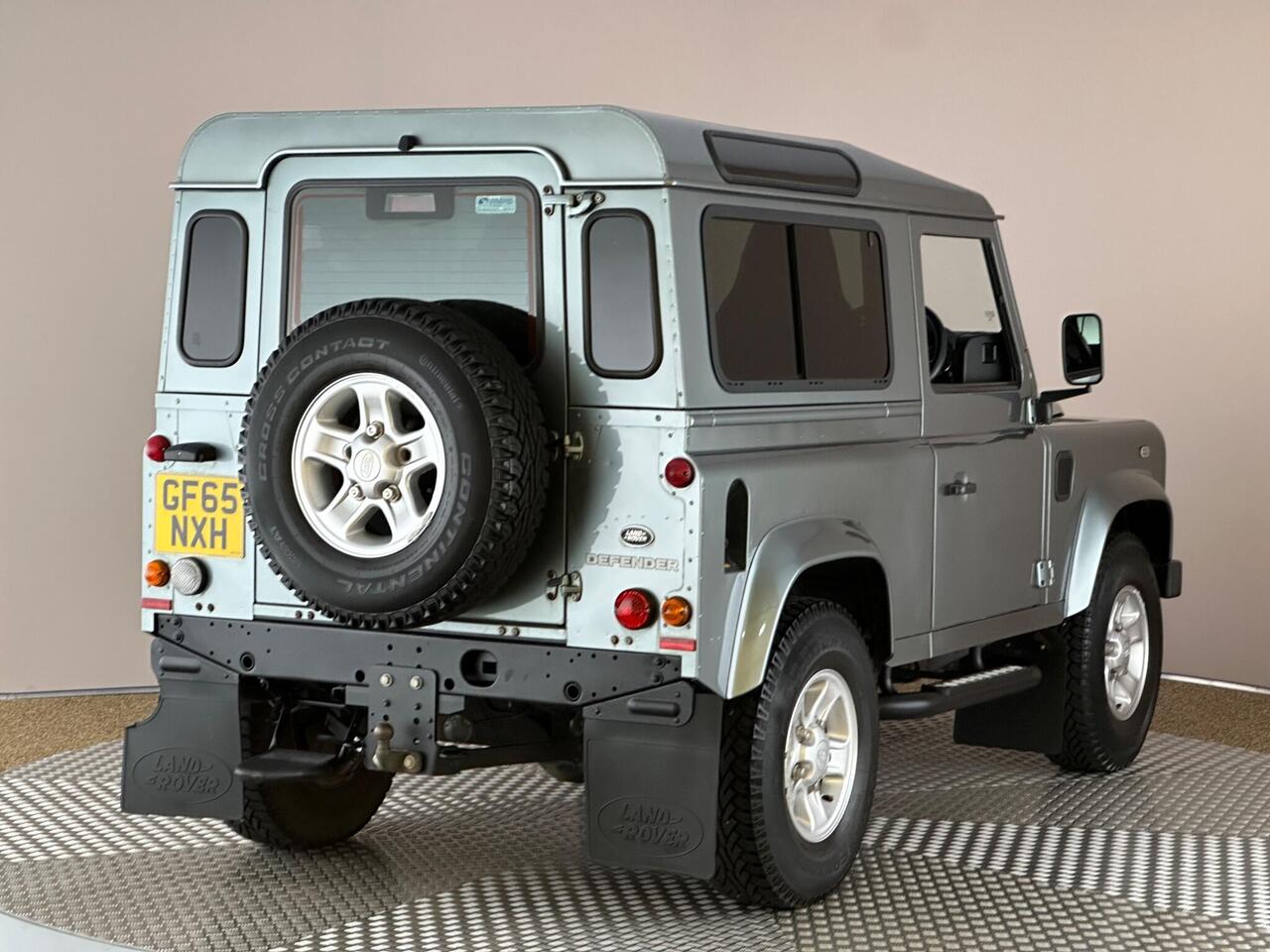 Land Rover Defender 90 GF65NXH