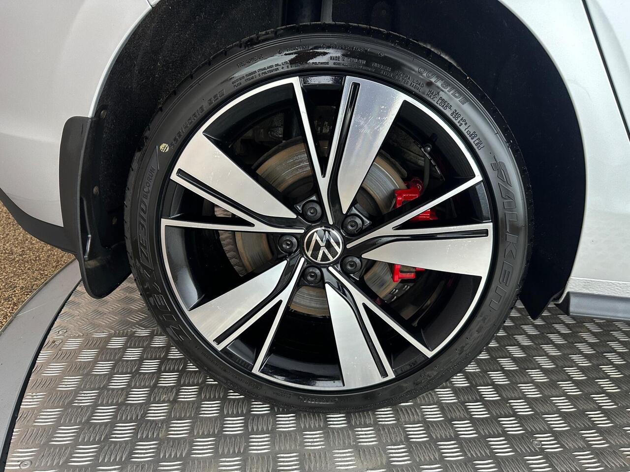Volkswagen Golf AJ21MVG