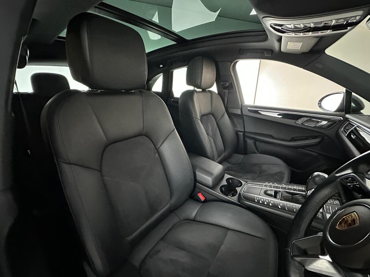 Porsche Macan RK67LWA