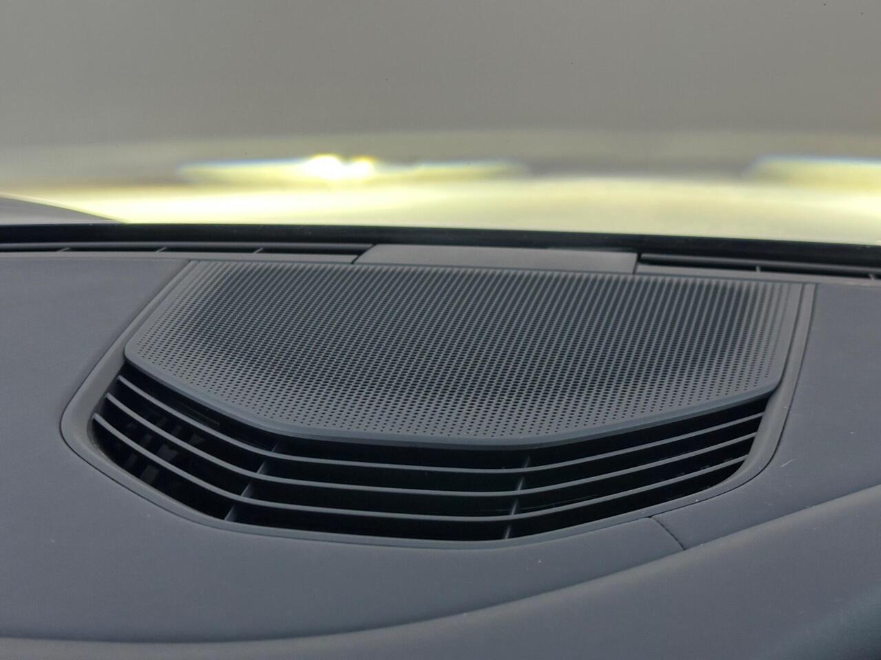 Porsche Taycan LE23WSU