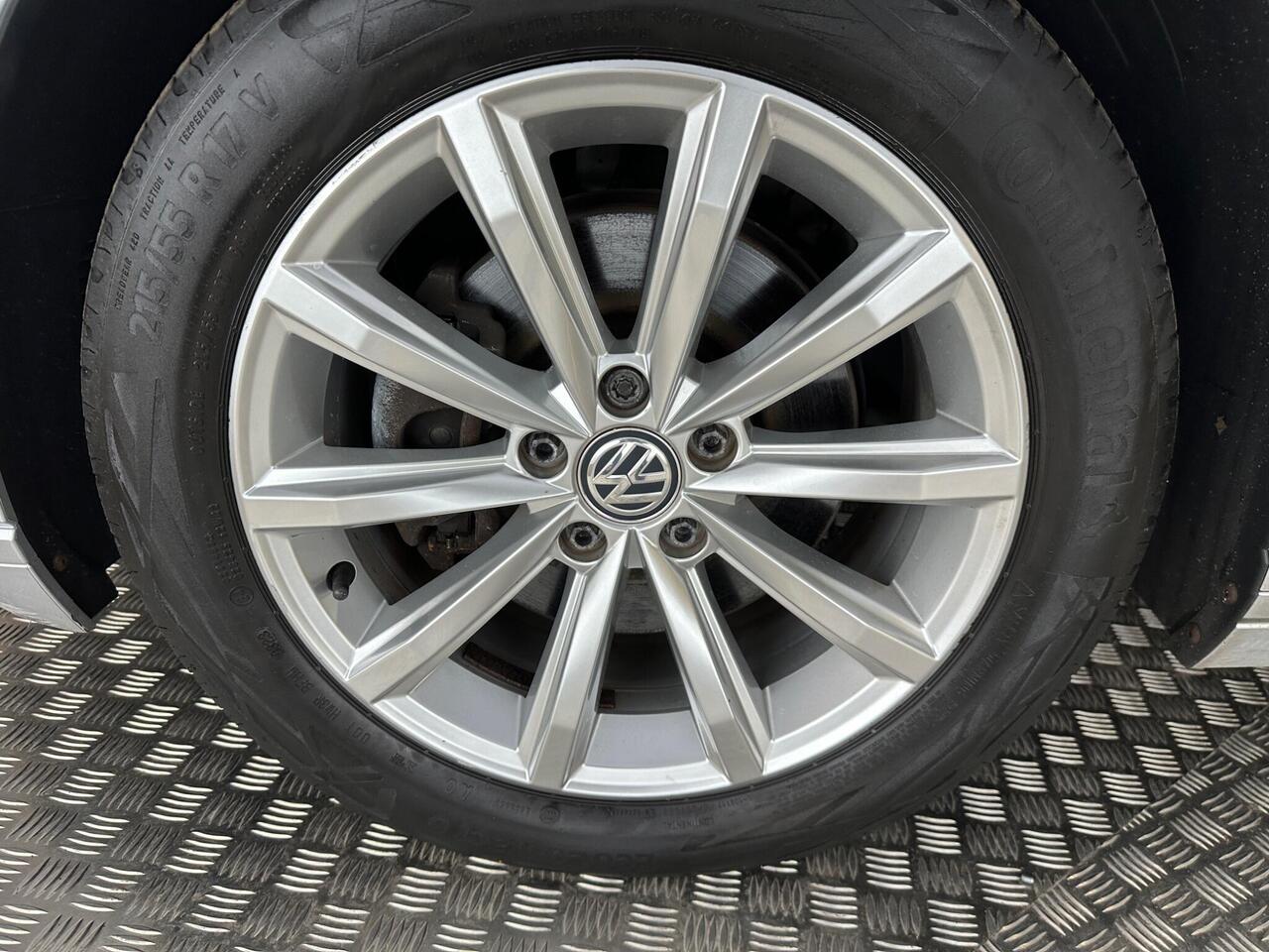 Volkswagen Passat AD19KLE