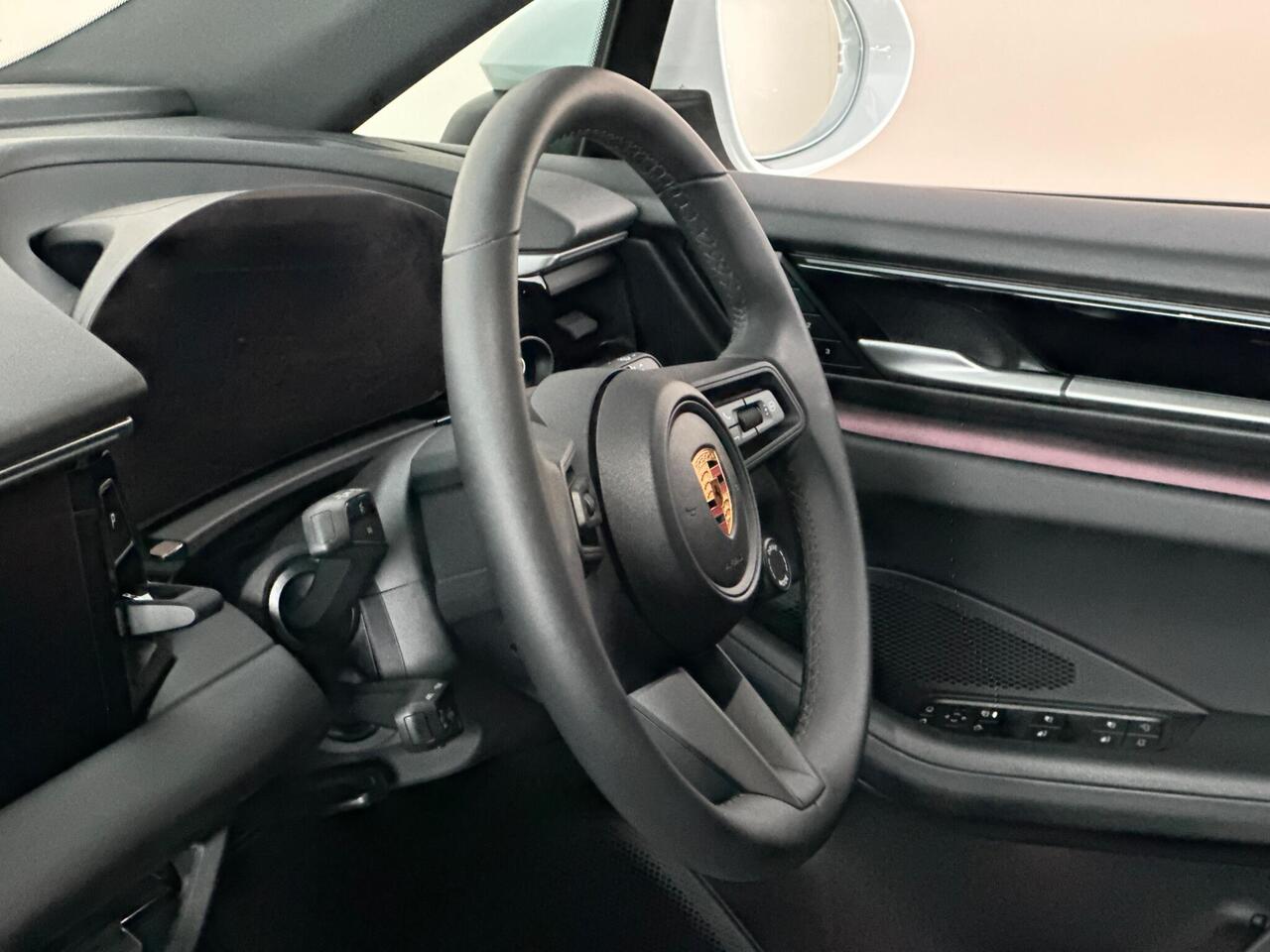 Porsche Macan FD74LXY