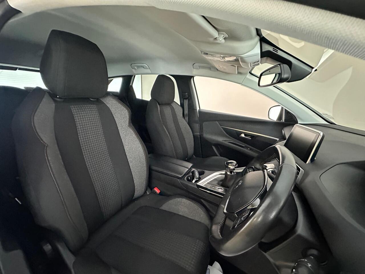 Peugeot 3008 YB72LHJ