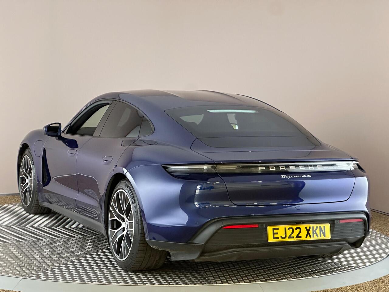 Porsche Taycan EJ22XKN
