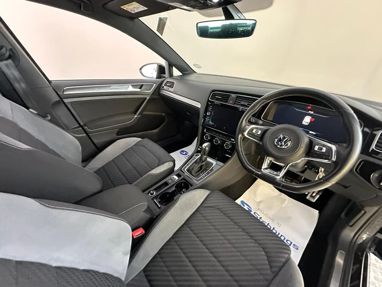 Volkswagen Golf KR19NVV