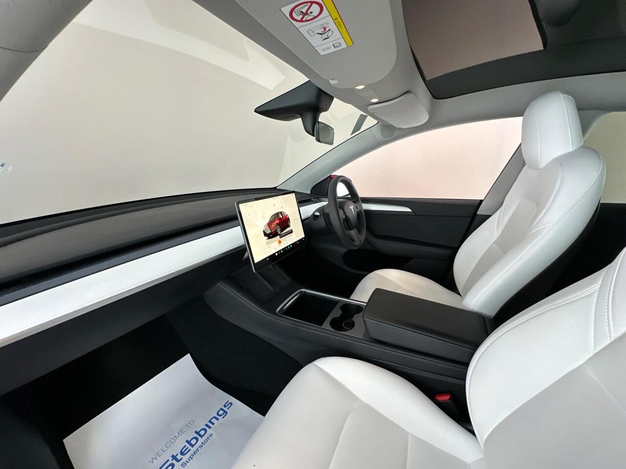 Tesla Model Y LB22LCT