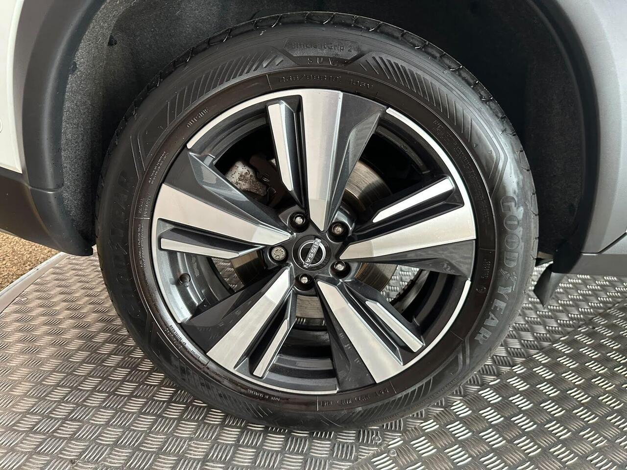 Nissan X-Trail DY73YZN