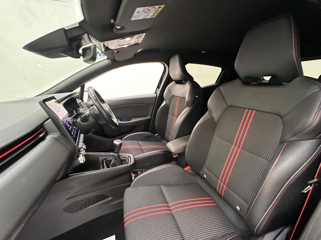 Renault Clio YE71SWN