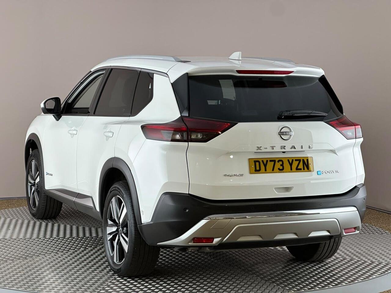 Nissan X-Trail DY73YZN