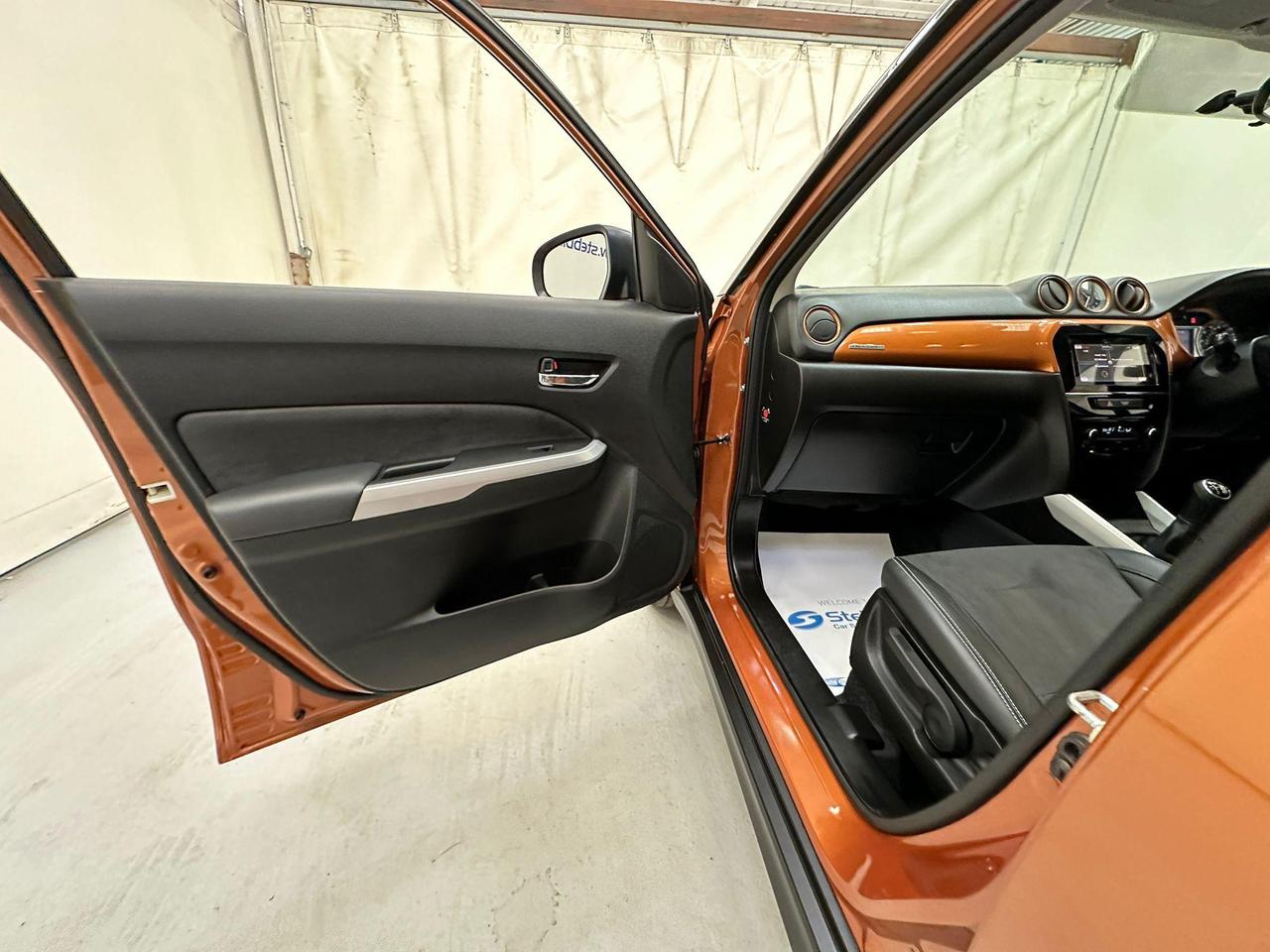 Suzuki Vitara YH16WND