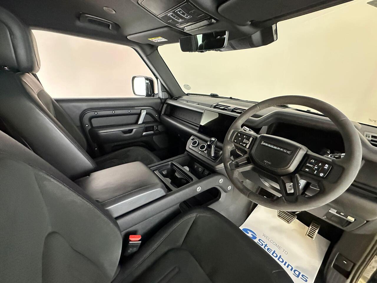 Land Rover Defender 90 HN71TWZ