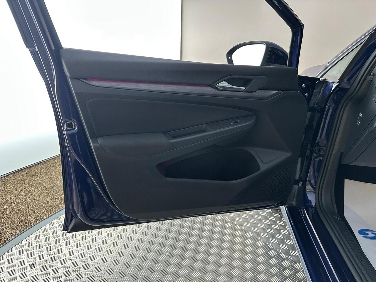 Volkswagen Golf VE22WDV