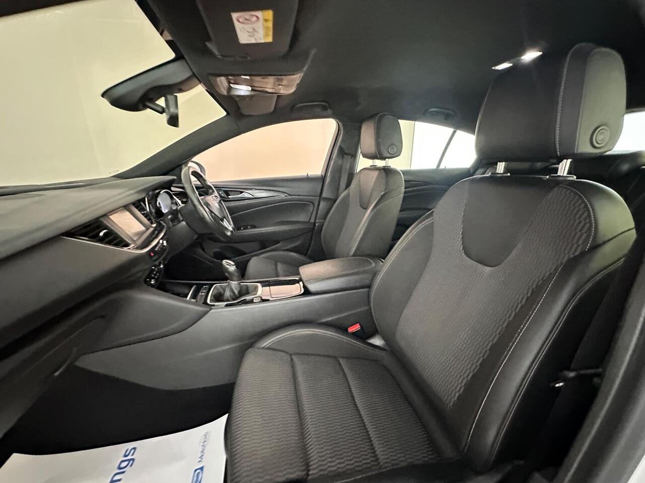 Vauxhall Insignia DS19CWU