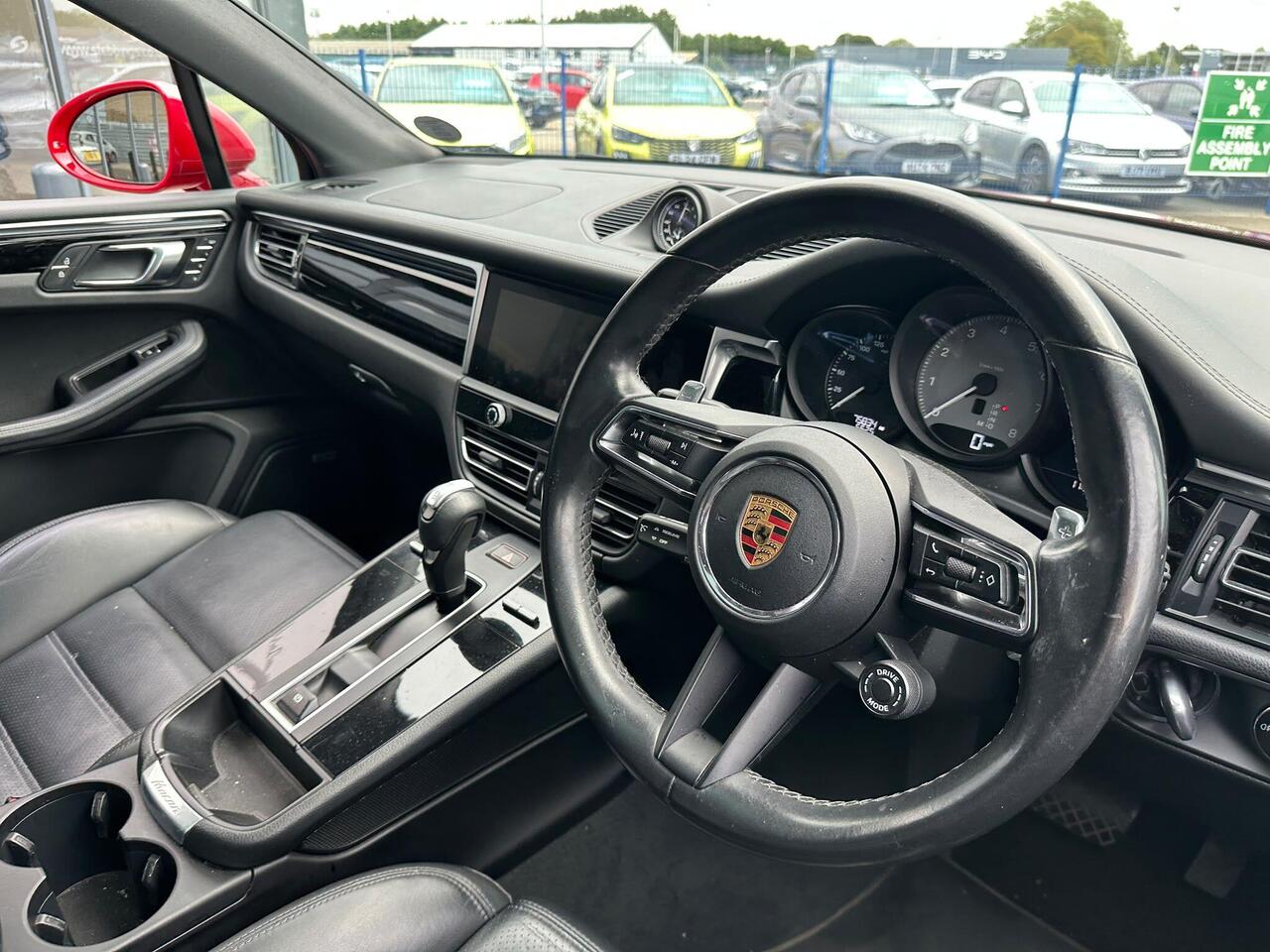 Porsche Macan AO71DYB