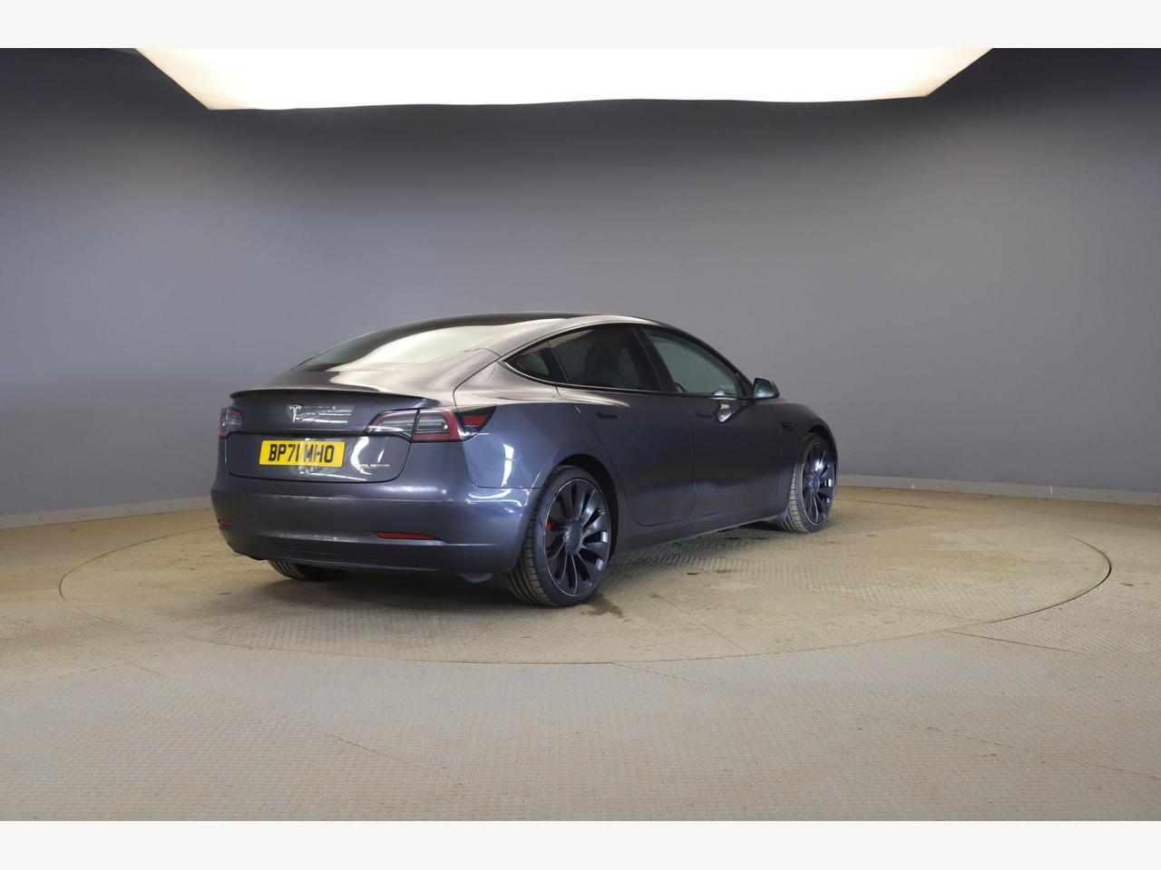Tesla Model 3 BP71MHO