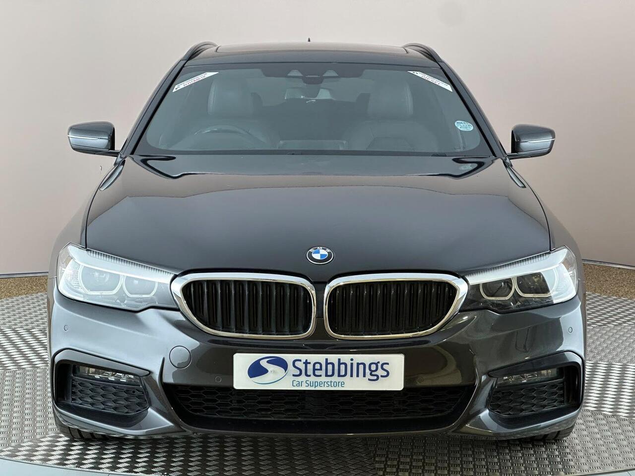 BMW 5 Series YJ19VDG