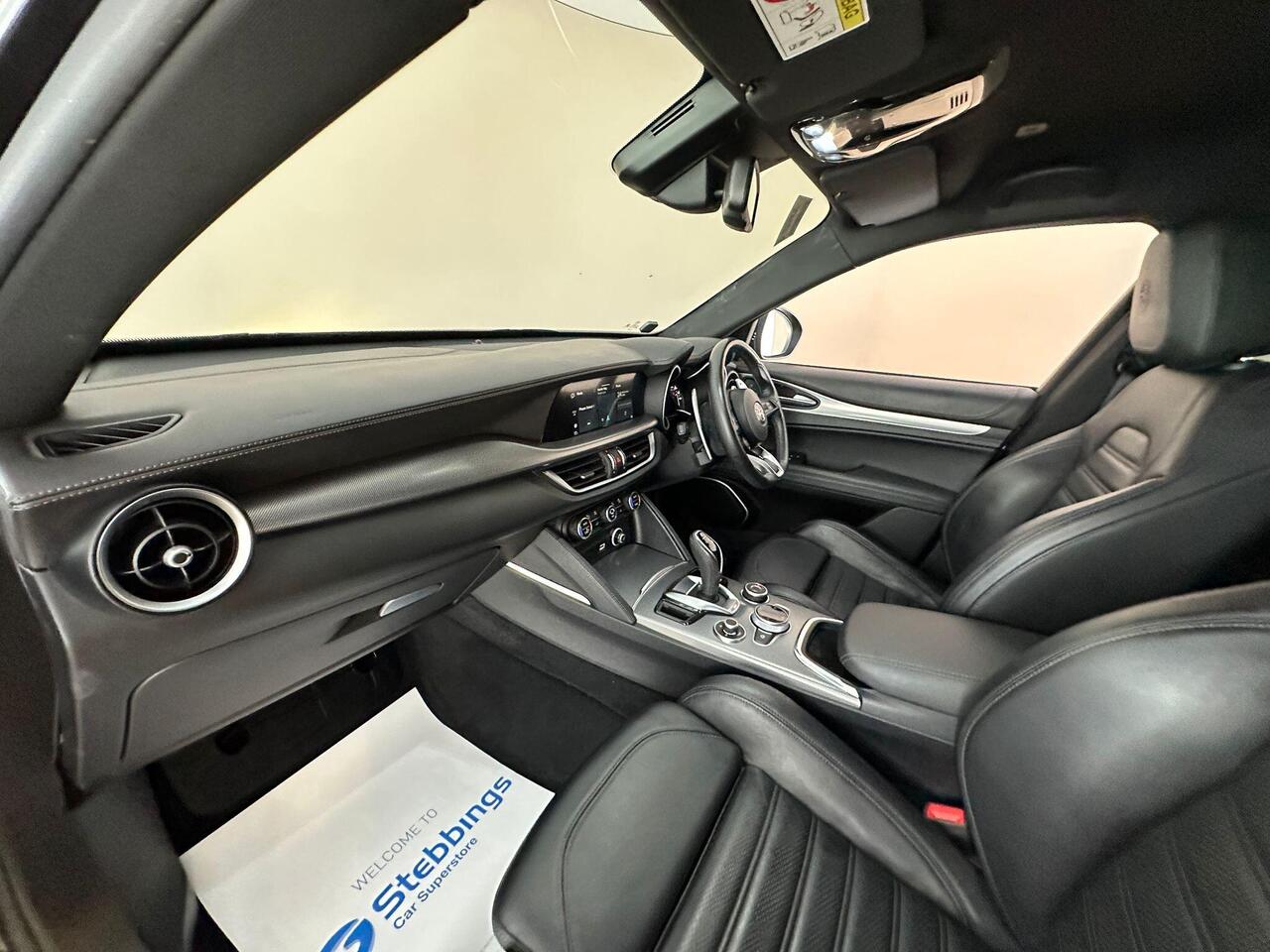 Alfa Romeo Stelvio AO70YYE