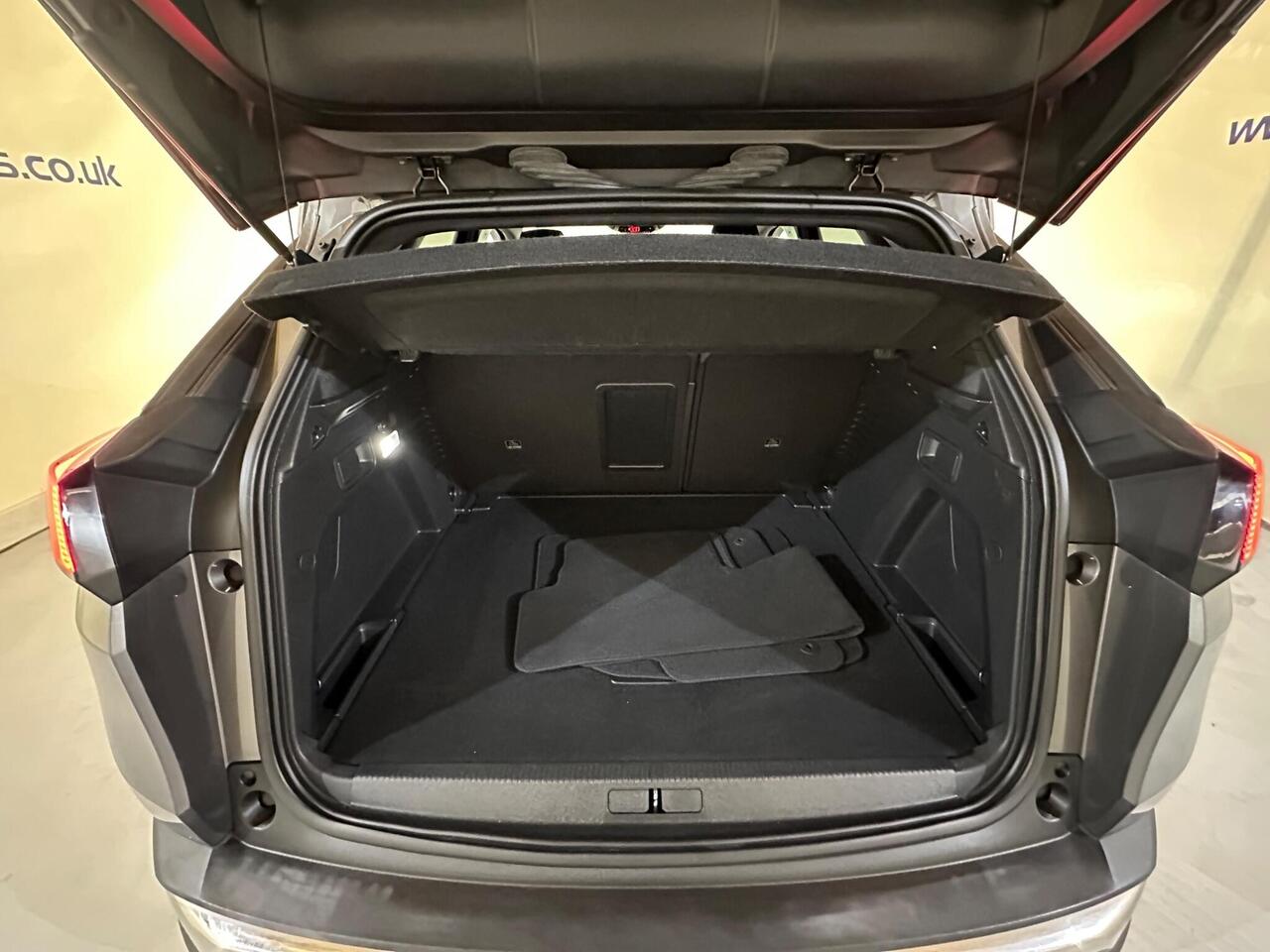 Peugeot 3008 AV17NKP