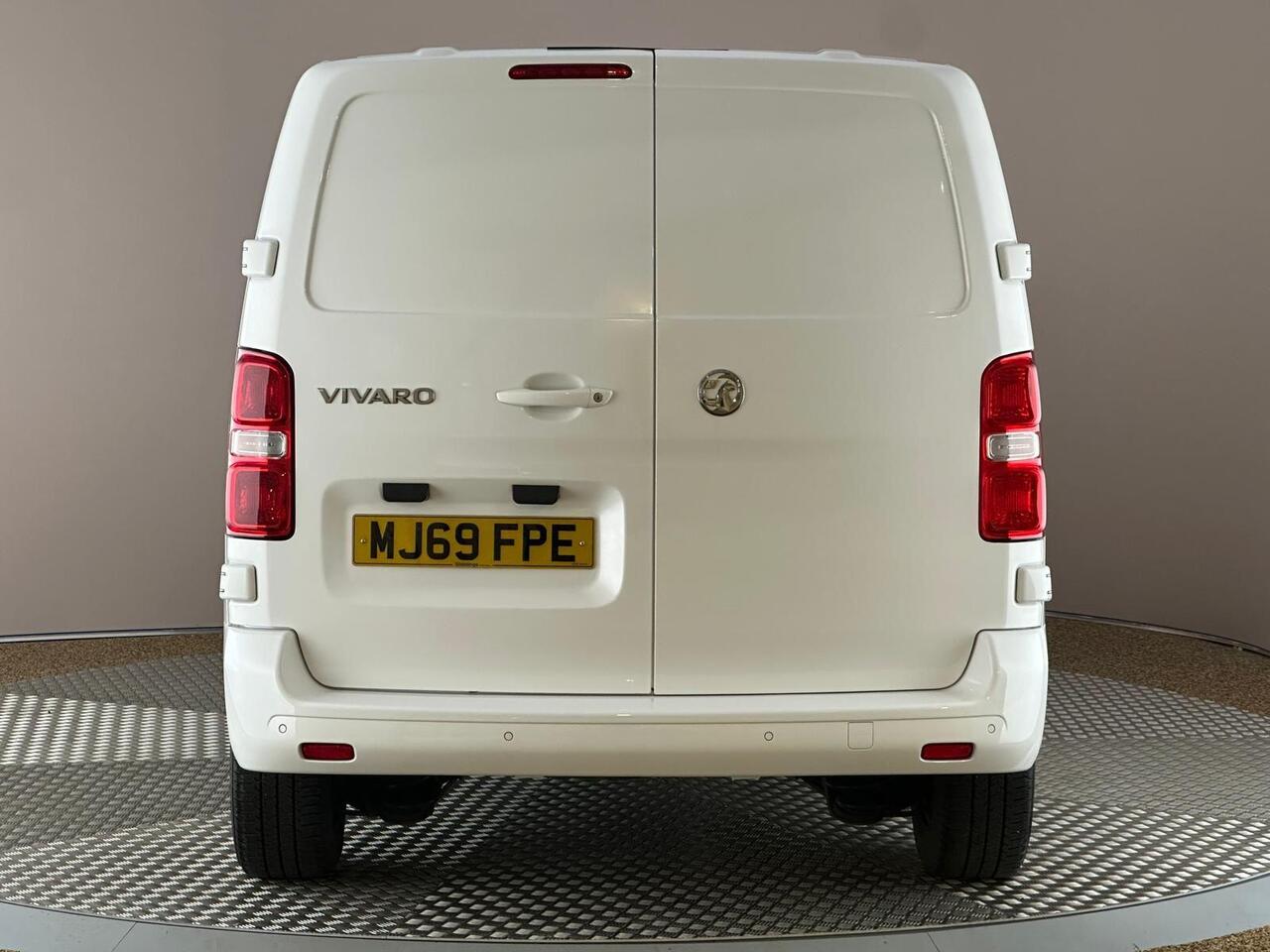 Vauxhall Vivaro MJ69FPE