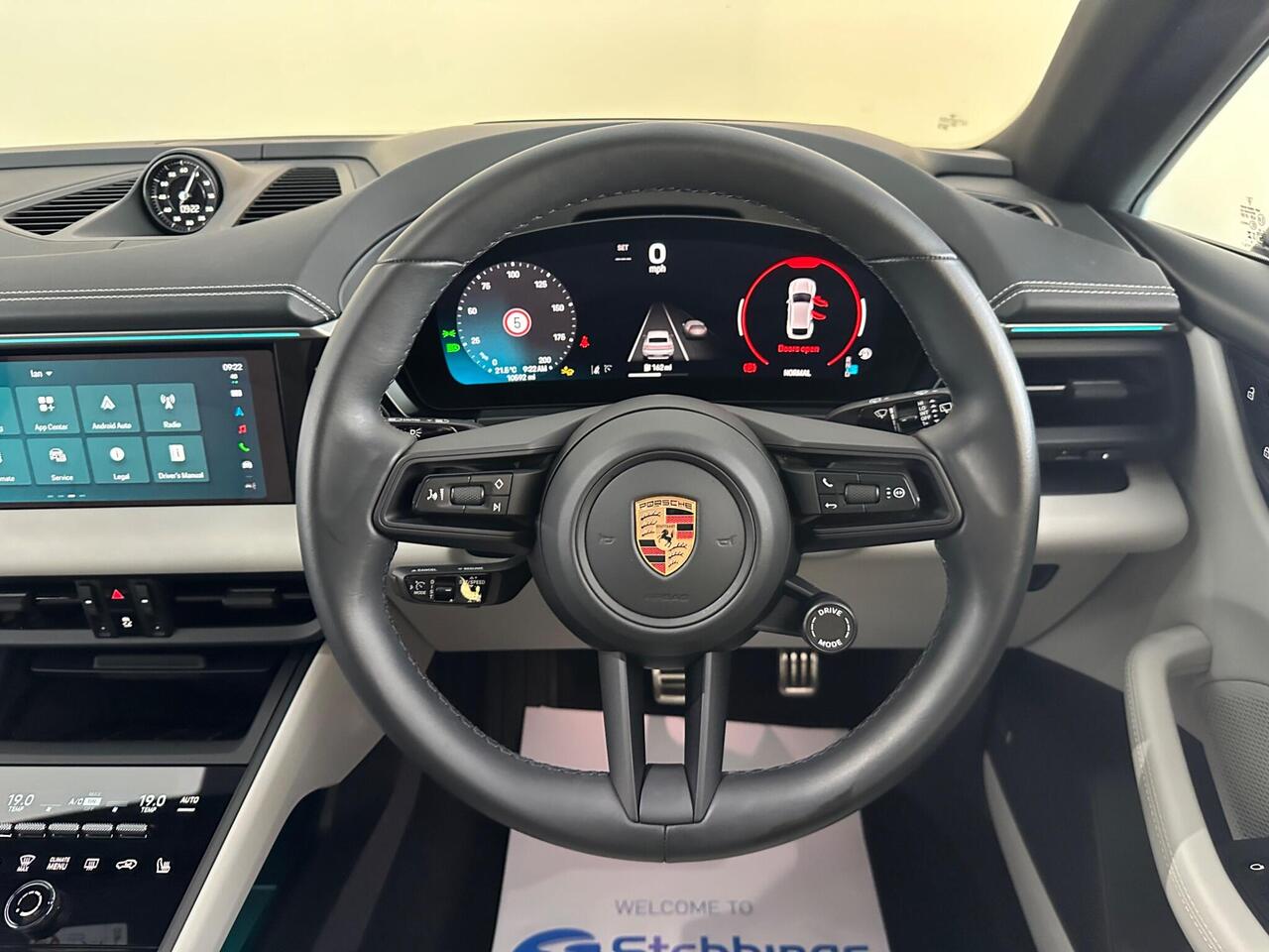 Porsche Macan AK74OLX