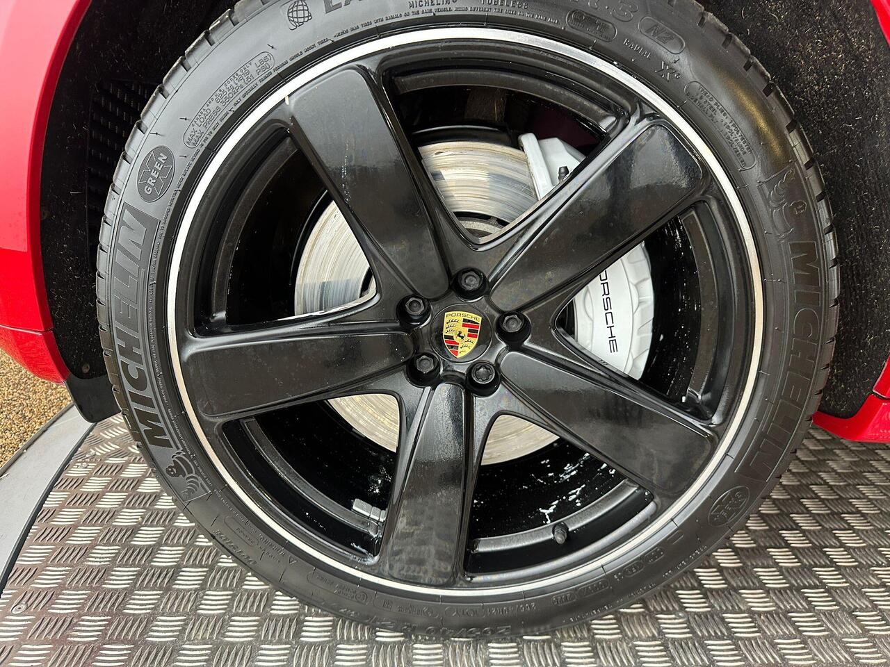 Porsche Macan GN69VBJ