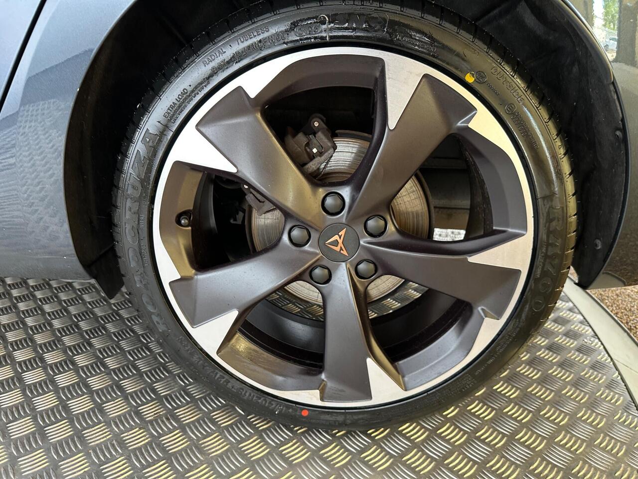 CUPRA Leon VE73RJX