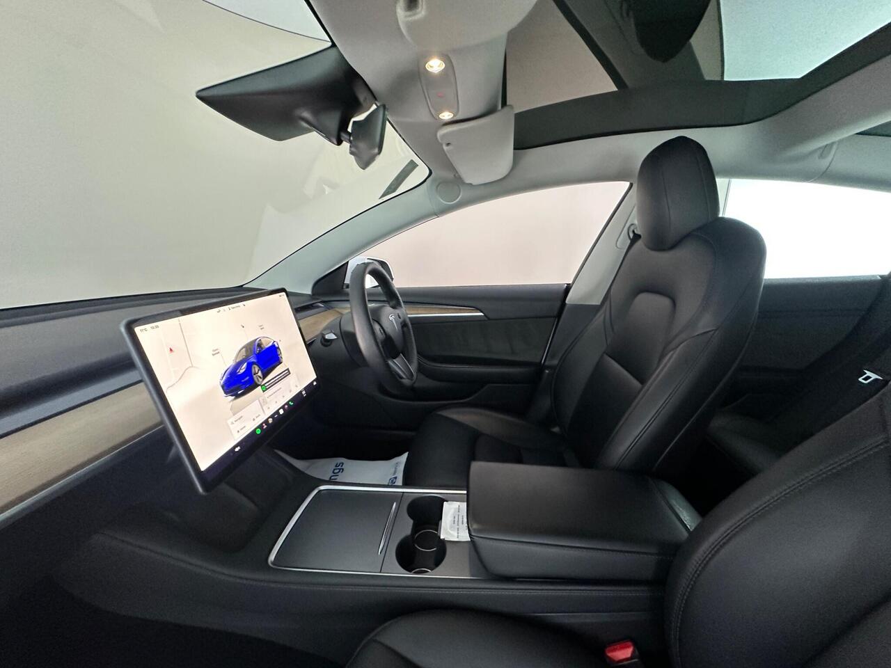 Tesla Model 3 AF72UXZ