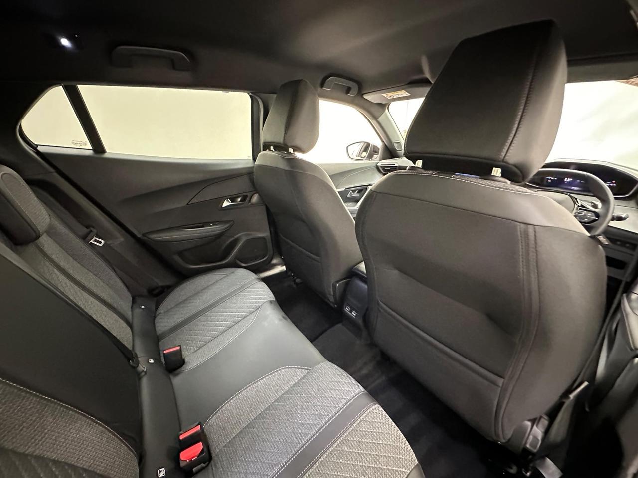 Peugeot 2008 AF73DWW